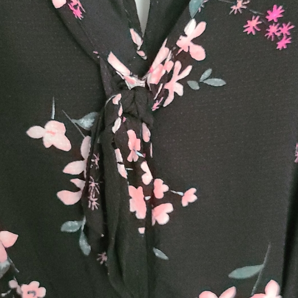 Candie's floral shorts romper - Picture 5 of 11